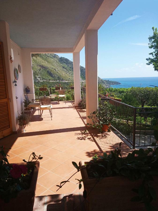 B&B La Casa Del Gelso Acquafredda Kültér fotó